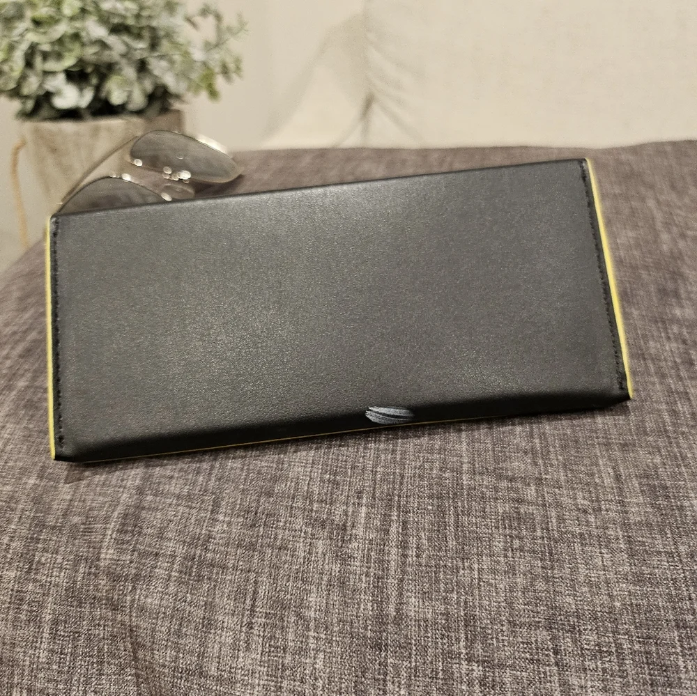 Almost new Fendi logo sunglasses